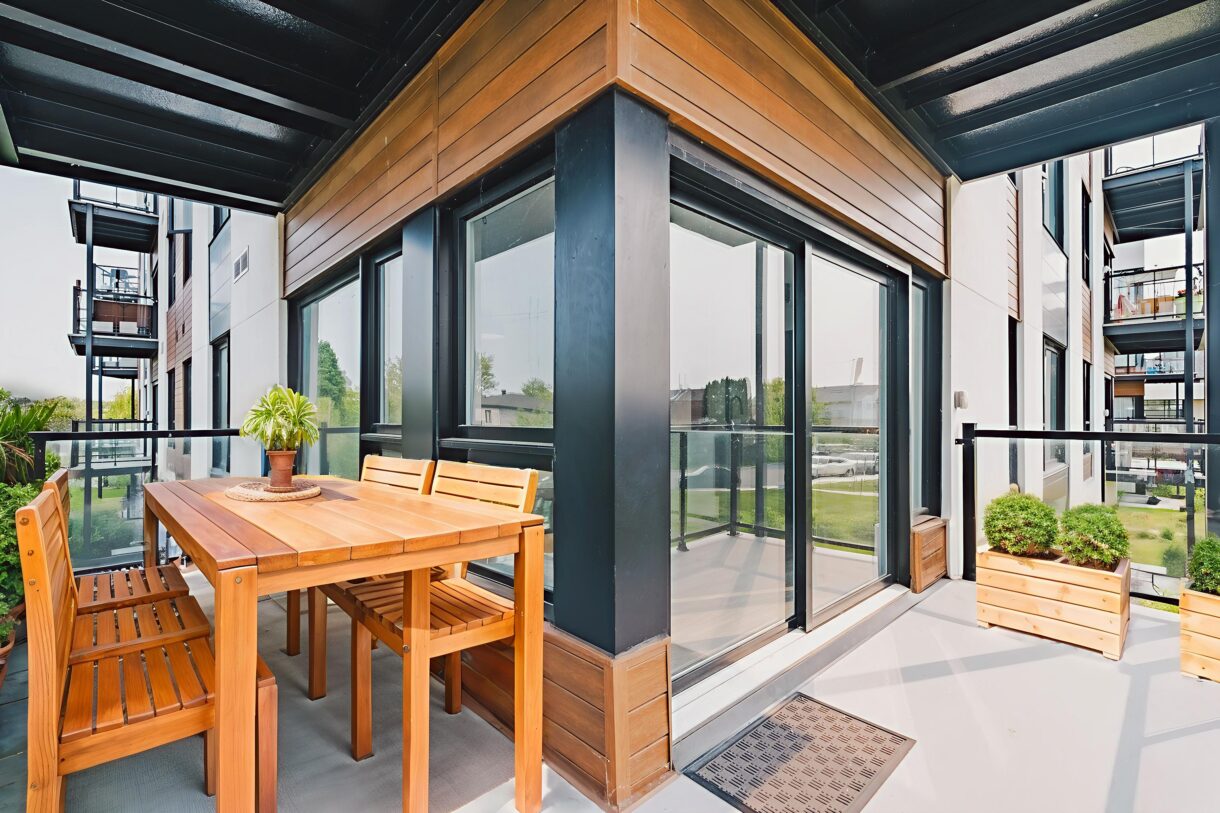 5 demi_Outdoor_Laval